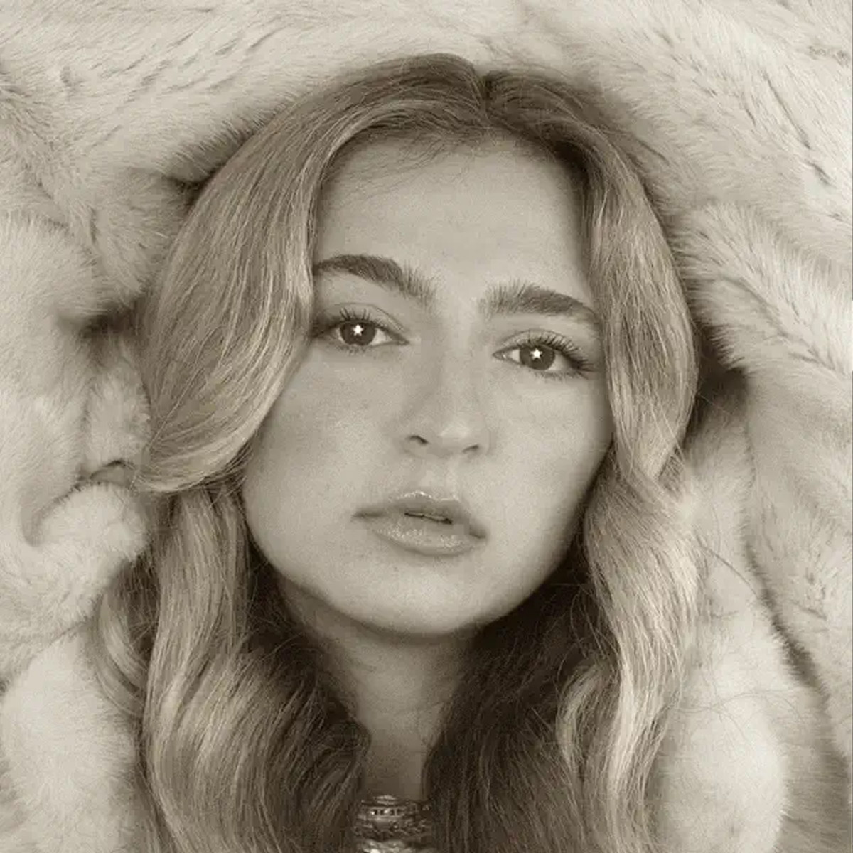 Jewels Gold - Starry Eyes (2025)